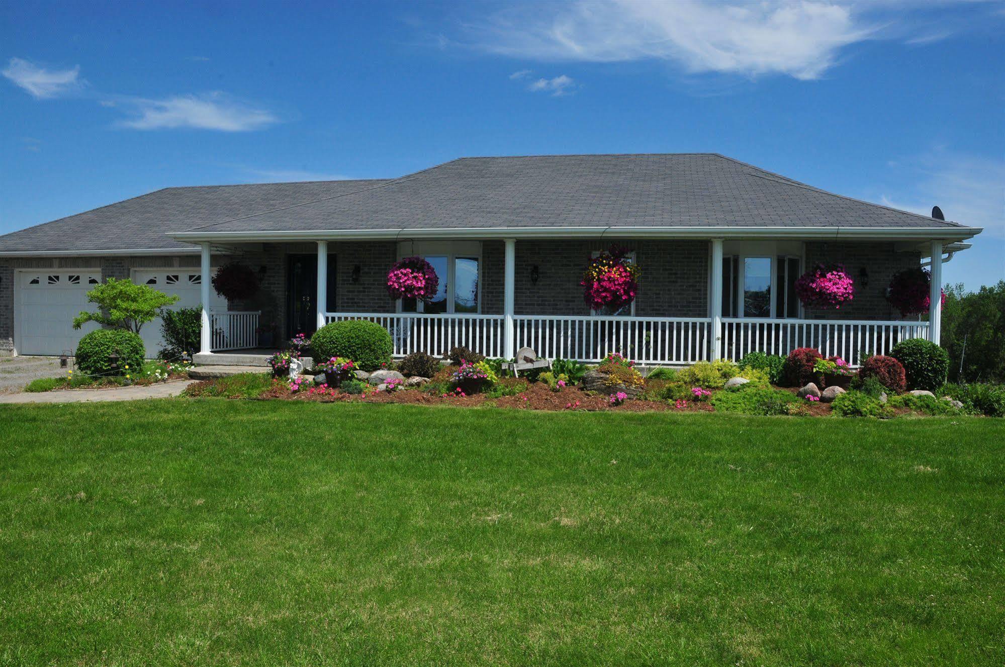 Golden Pathways Retreat B&B Peterborough Exterior foto